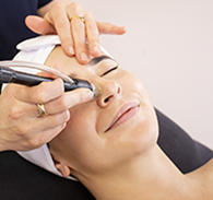 Hydradermabrasion facial exfoliates and stimulate the skin through an active detox solution